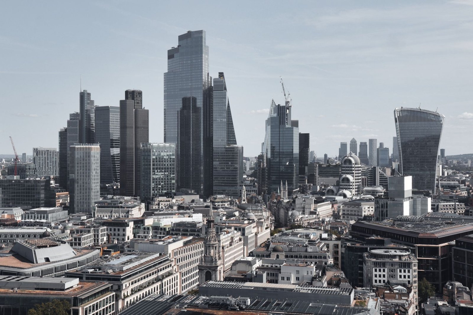 Bank of England Faiz Artışı Gerekliliğini Tartışıyor