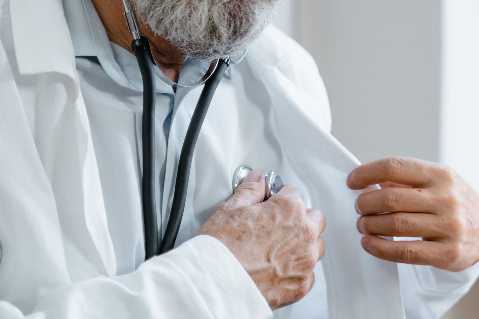 NHS’in ‘Hayalet Hasta’ Politikası Mağdur Ediyor