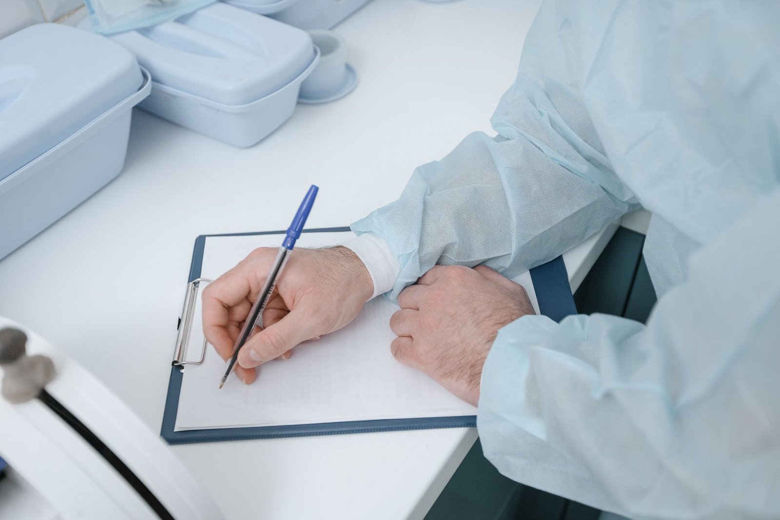 NHS’de Hasta Kayıtlarına İzinsiz Erişim Yapanlar Anında Askıya Alınacak